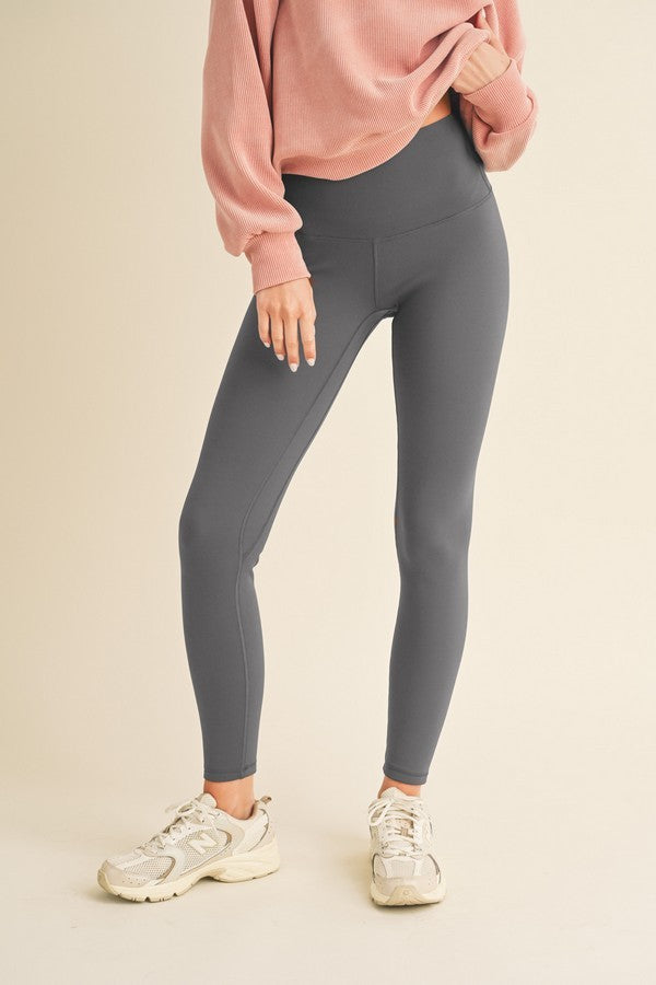 Yelete Full Size Fleece Lined High Waisted Leggings