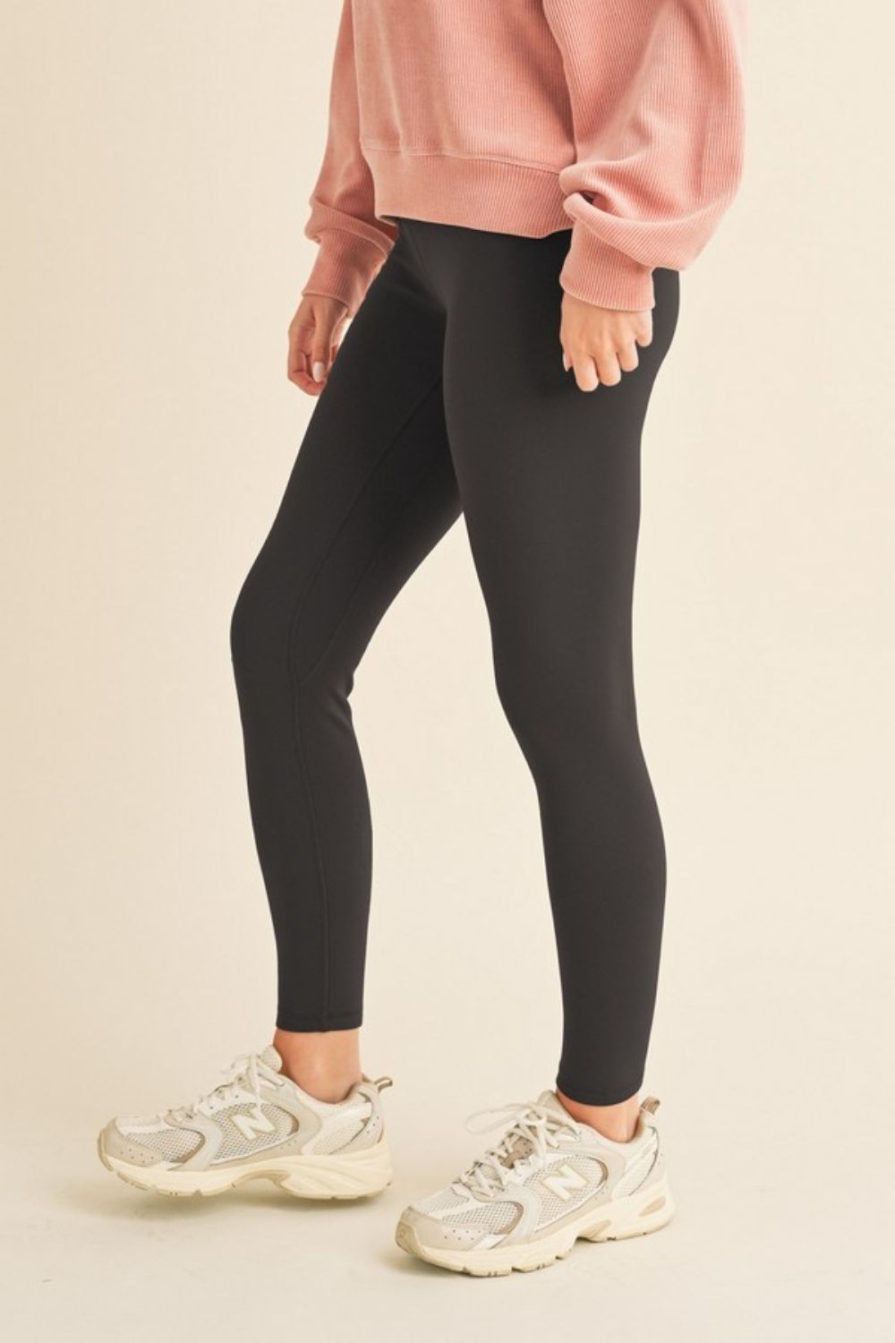 Yelete Full Size Fleece Lined High Waisted Leggings